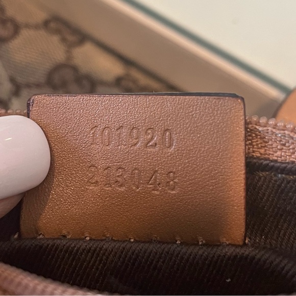 Gucci Canvas and Leather Tote Bag in beige. Great condition and authenticated. - Picture 11 of 11